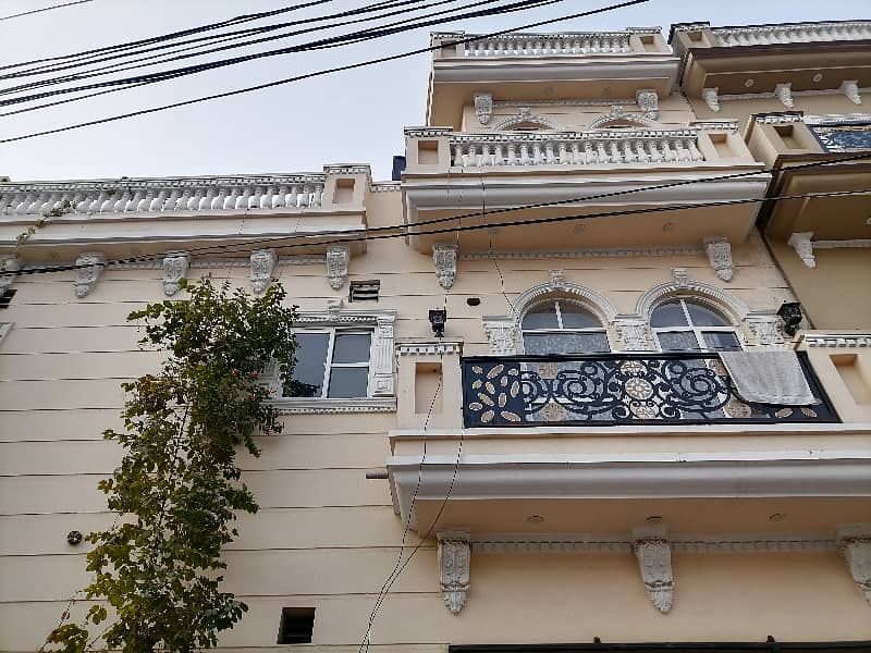 Corner 4 Marla House In Marghzar Officers Colony Is Available 2