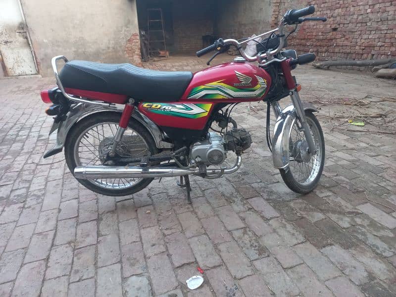 03064315703 cd70 bike 9900 km drive lush condition 5