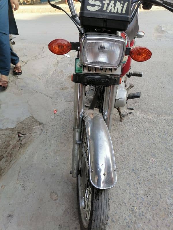 bike neat clean hai kisi kisam ka koi kaam ni hone wala. rate final hai 3