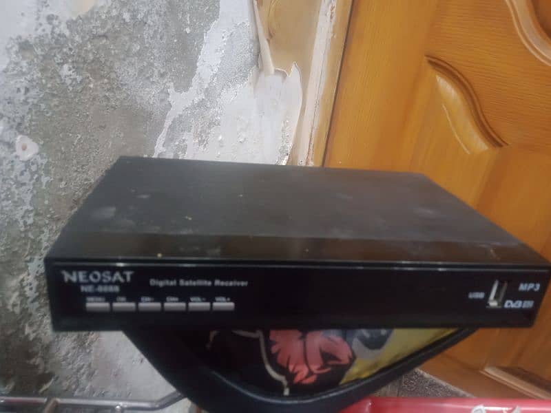 sata box with dish large urgent sale 2