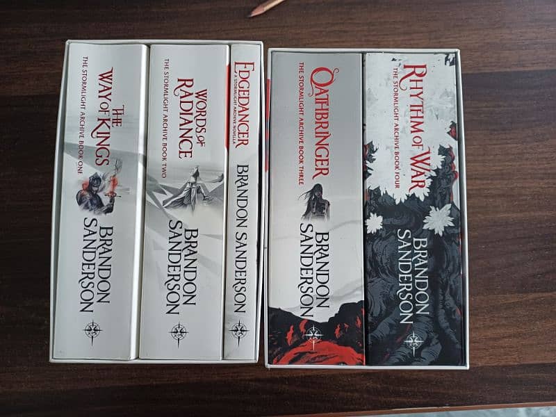 The Stormlight Archive by Brandon Sanderson Books 1 to 4 + Edgedancer 1