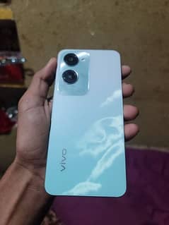 vivo y18s 4/128 10by10 lush  condition