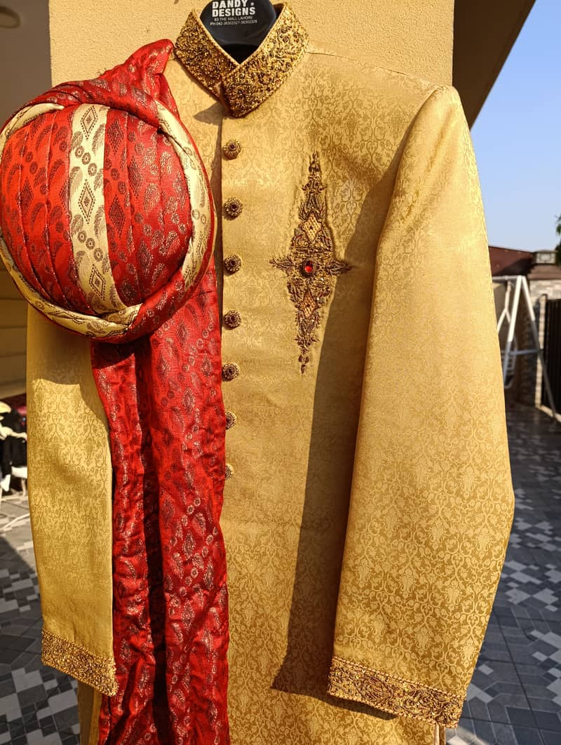 Mehroon and gold sherwani along with Kulla and khussa 3