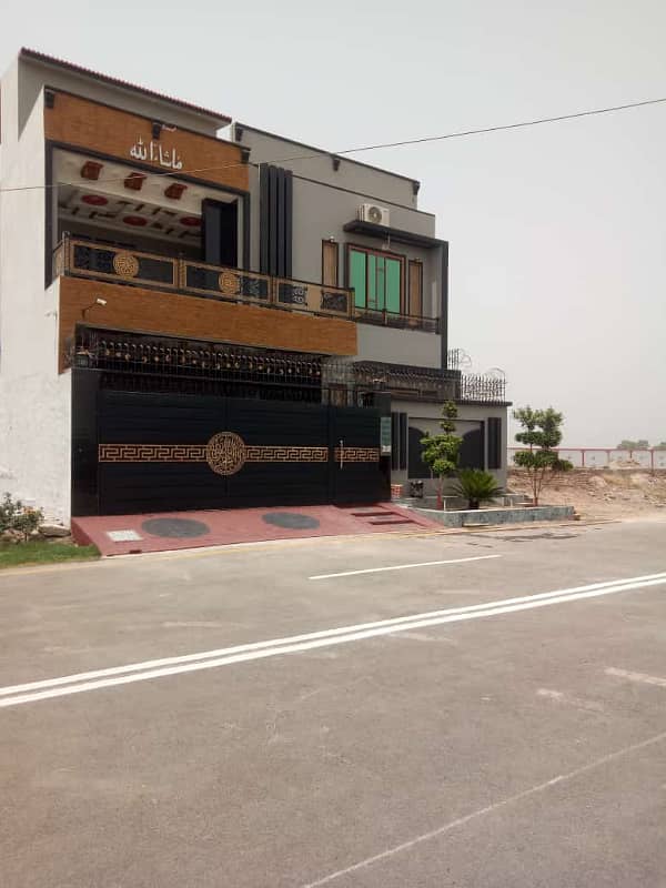 12 Marla Single story house Park facing available for sale in King subhan city Muhammad Pur road sahiwal. 5