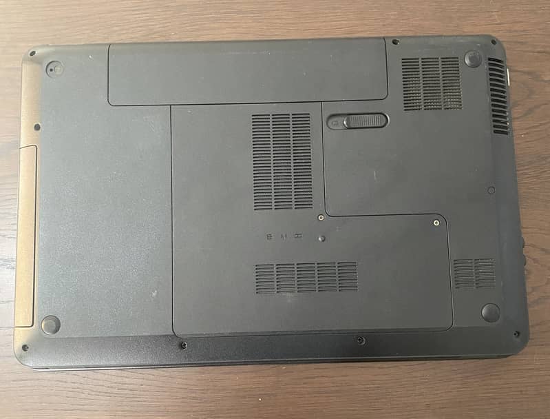 HP 2000-BF69WM Laptop PC 11