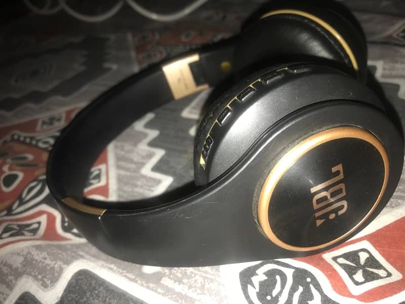 Headphones 2 gaming and music 1