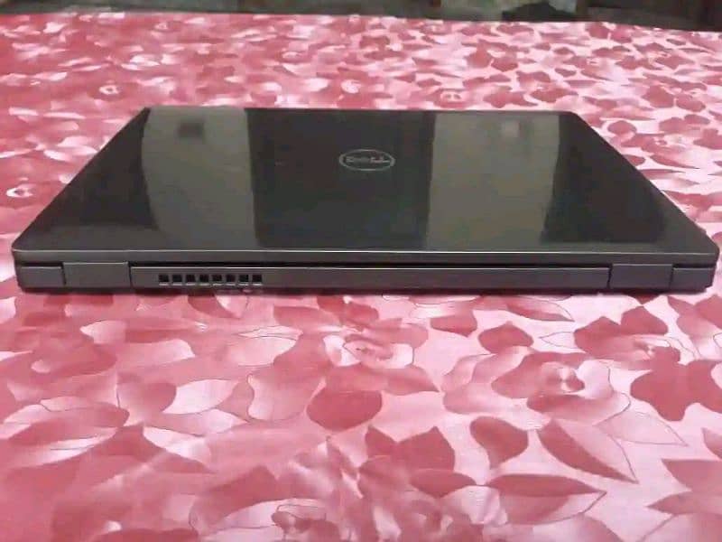 Dell Latitude 5300 4