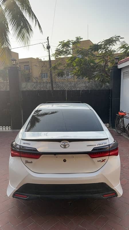 Toyota Corolla Altis Grande 2018 1