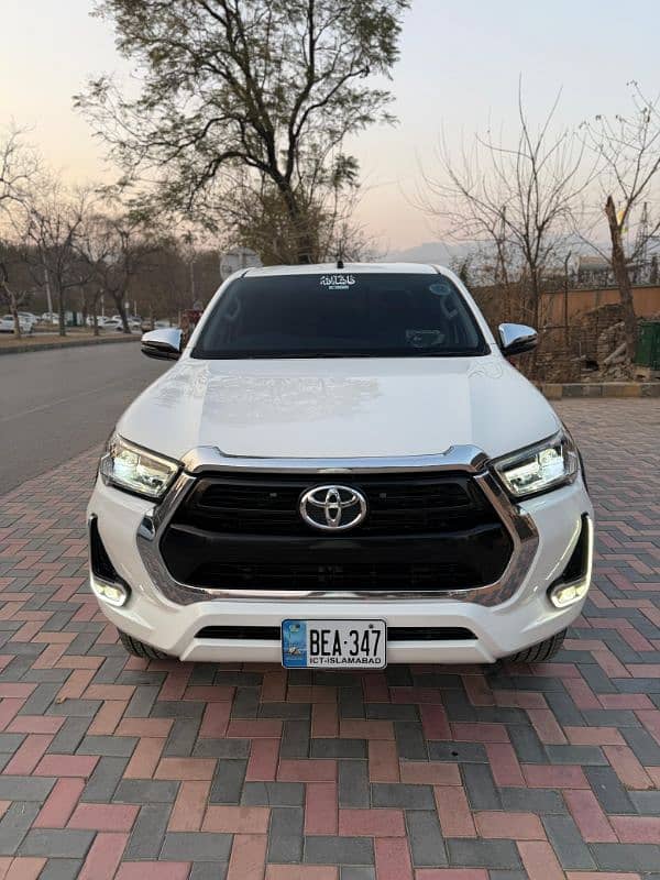 Toyota Hilux REVO 2021 0