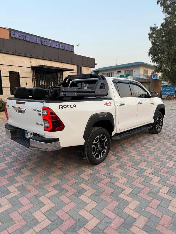 Toyota Hilux REVO 2021 5