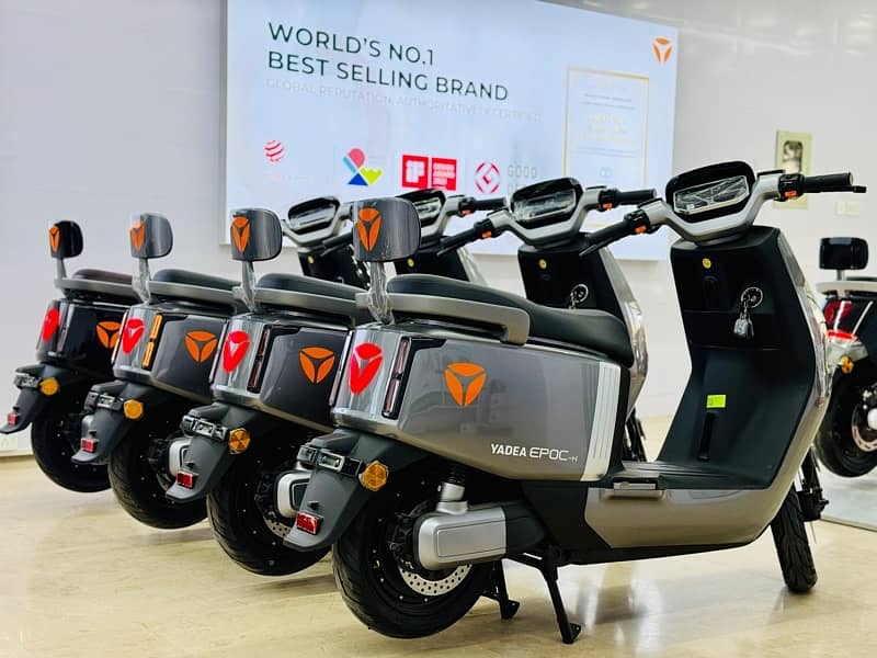 Yadea Electric Scooty Scooter Bike Vehicle 2025 Metro Aima Evee Revoo 7