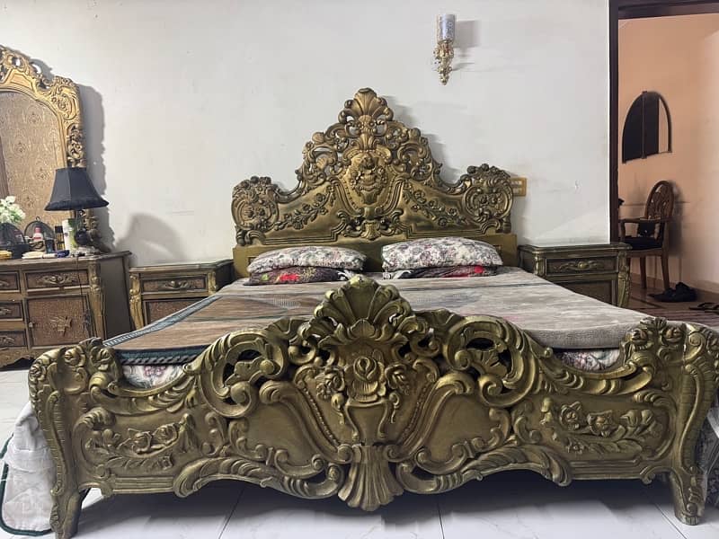 Complete double bed set with dressing table and side tables 6