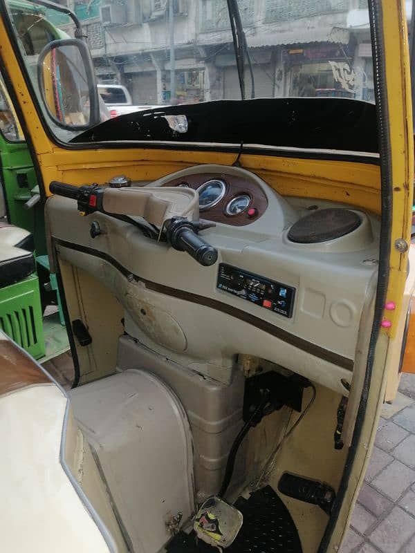 Taizratar 6 Seater open auto rickshaw 3