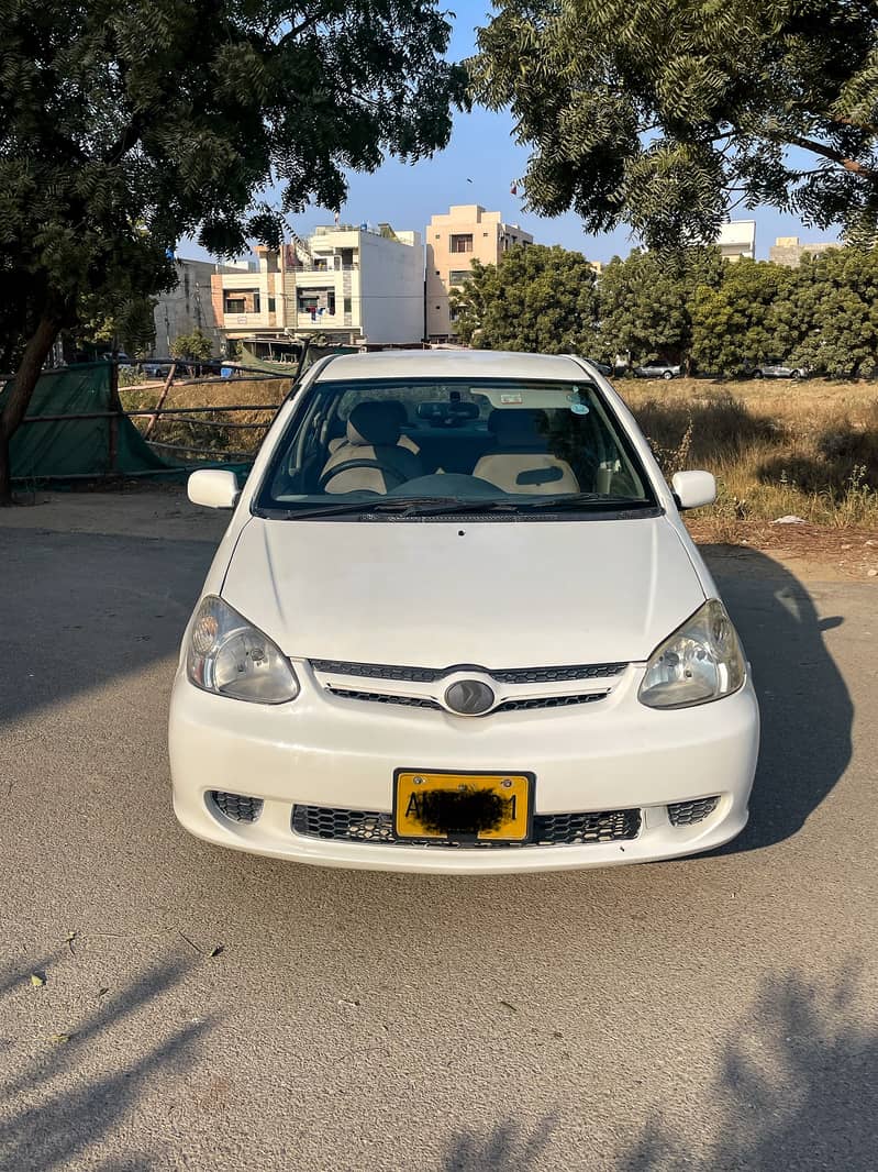 Toyota Platz 2004 1