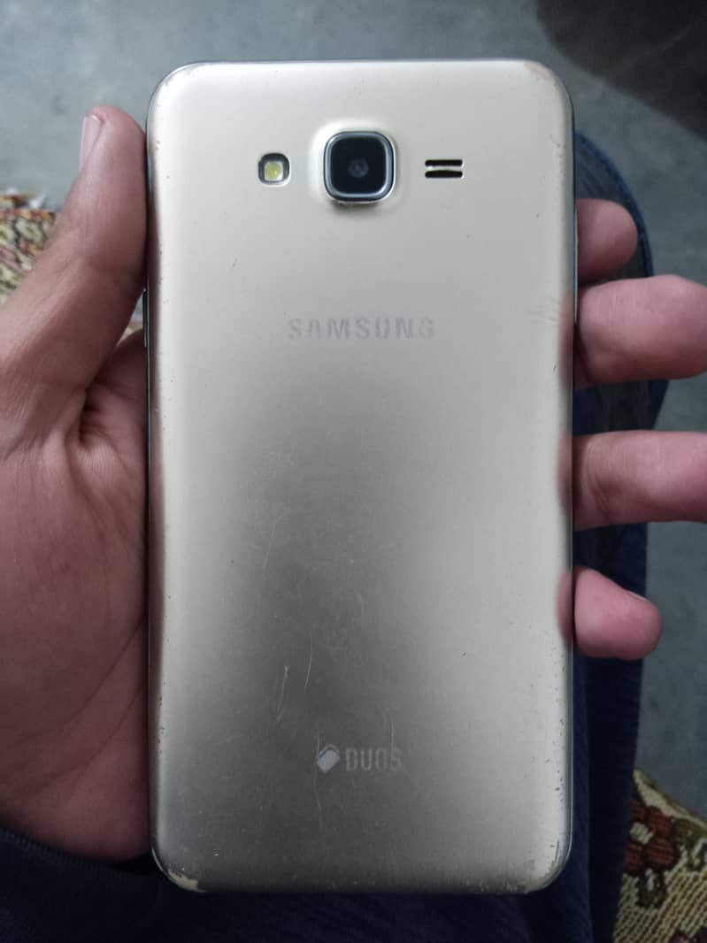 Samsung Mobile J7 0