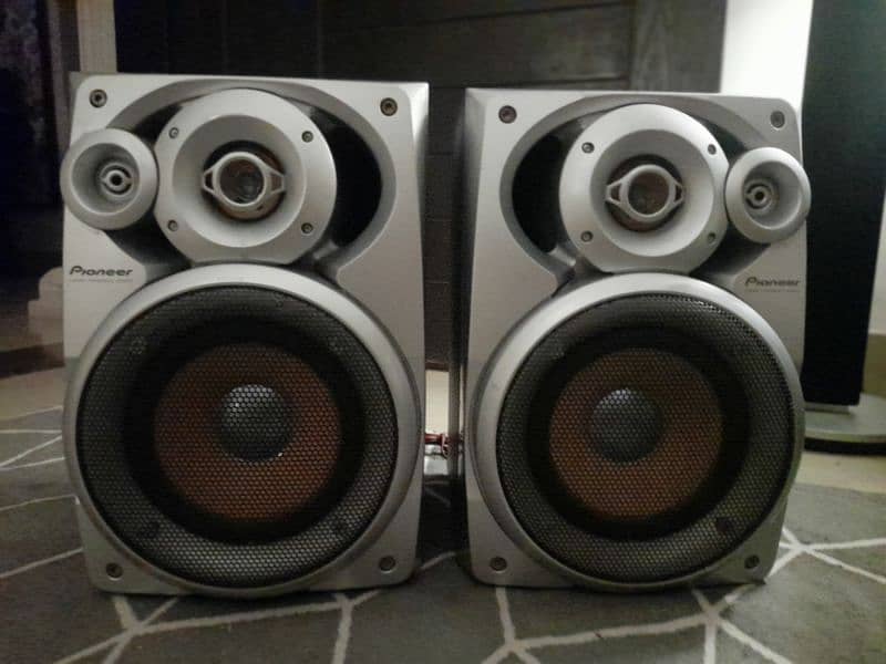 Pioneer 100watts 6ohm Bookshelf Speakers 1