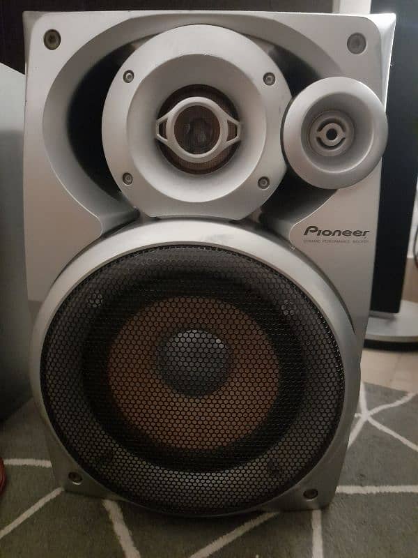 Pioneer 100watts 6ohm Bookshelf Speakers 4