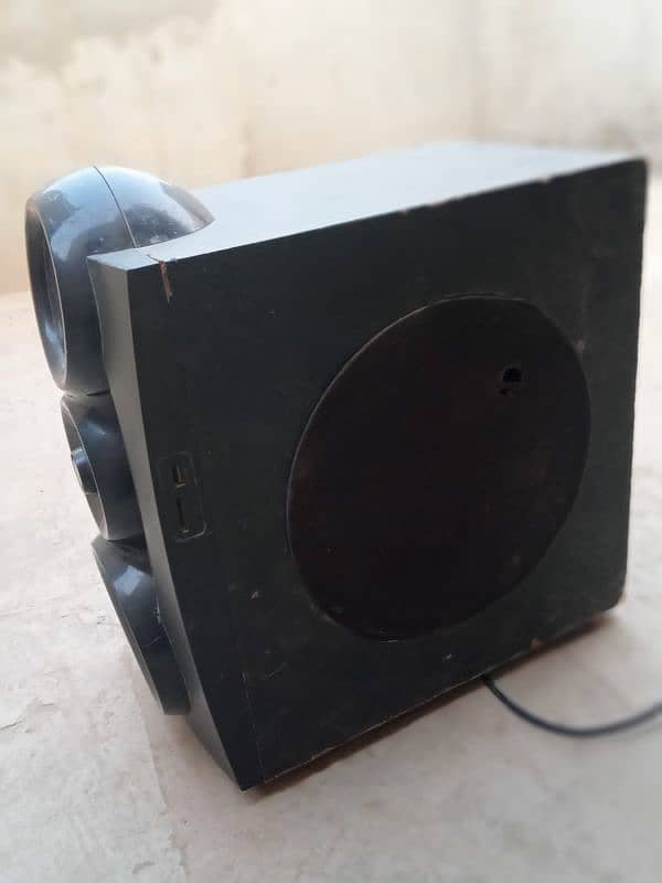 Hi-fi bass speaker 1