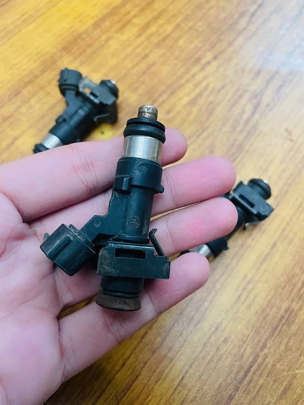 Hijet Fuel Injector 4