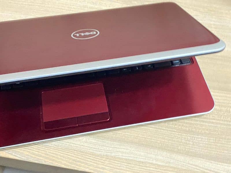 Dell Inspiron 5537 18