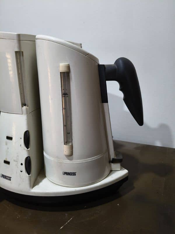 coffee machine and electric kettle 2in1 1