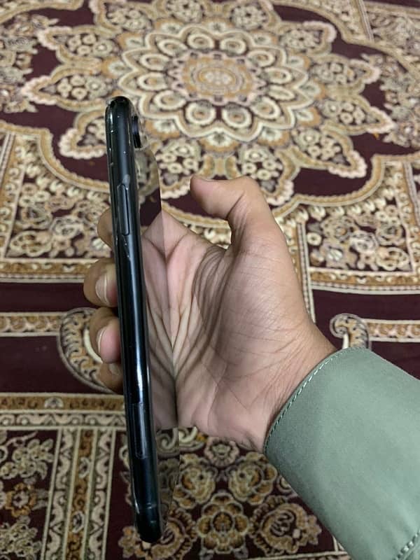 iPhone XR for urgent sell 2