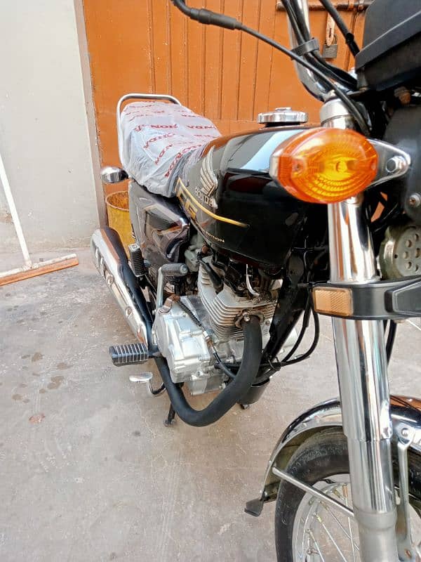 Honda CG 125s special edition 5 gear model 2022 hayedrabad numbr 3