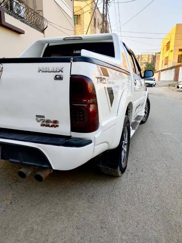 Toyota Hilux 2012 1