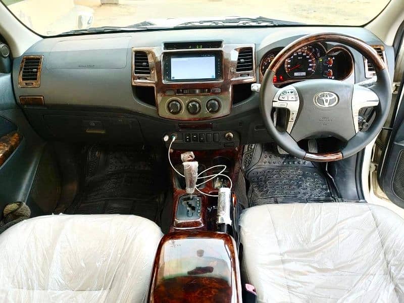 Toyota Hilux 2012 8