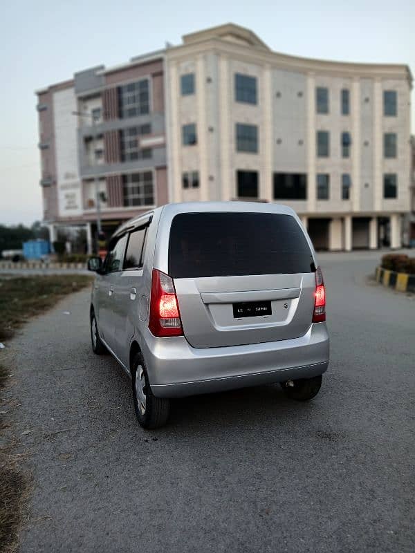 Suzuki Wagon R 2015 1