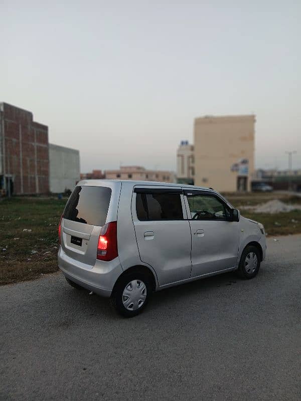 Suzuki Wagon R 2015 3