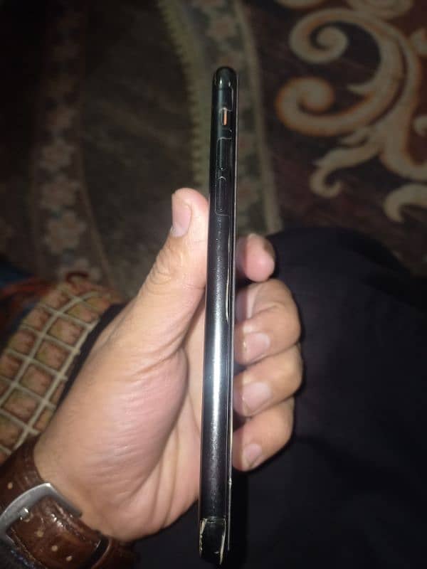 im Selling My Iphone 11 pro Max 256 Gb 2