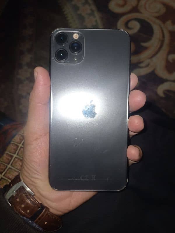 im Selling My Iphone 11 pro Max 256 Gb 3