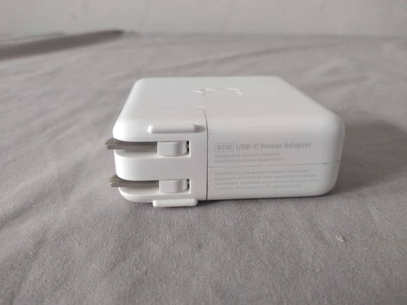 Apple original Type C Power adapter 1