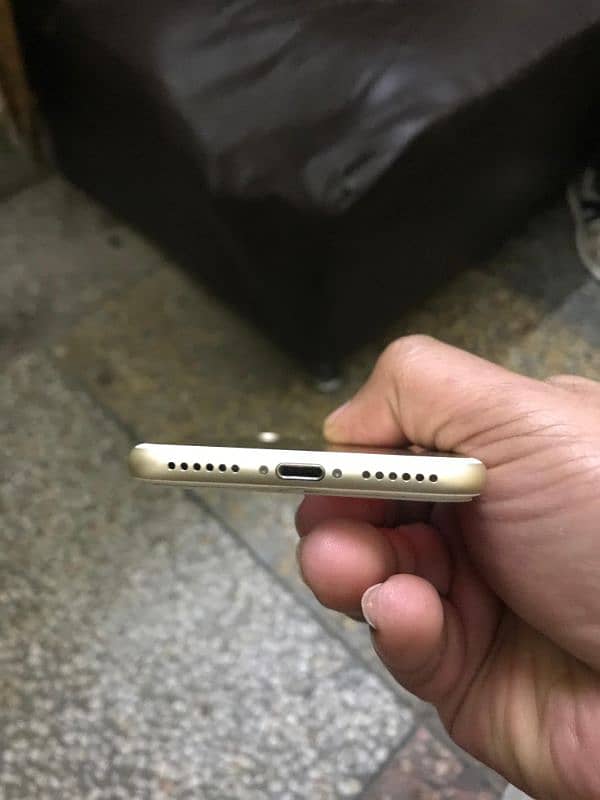 iPhone 7 PTA 128gb 4