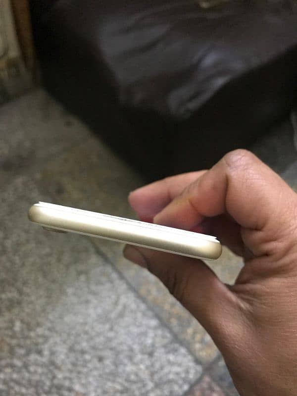 iPhone 7 PTA 128gb 5