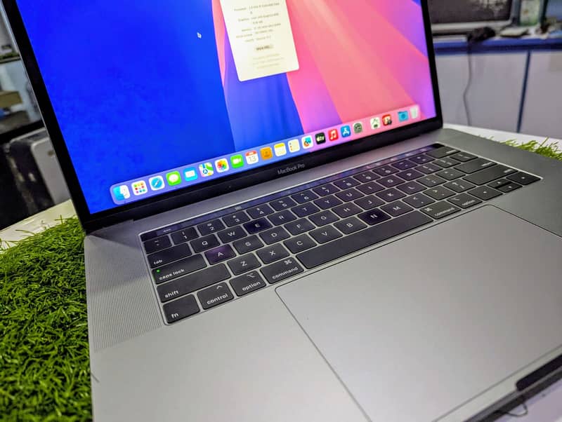 Macbook pro 2019-i9 32 Gb 512 ssd 4 Gb Graphic -Card 8