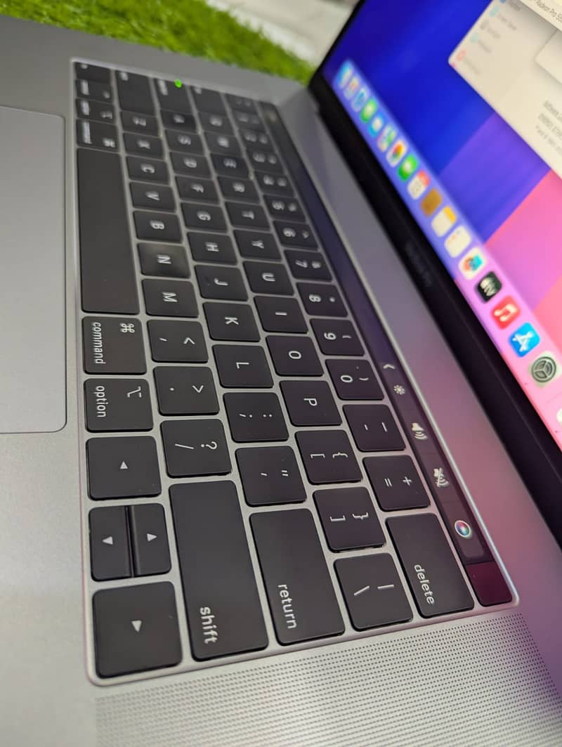 Macbook pro 2019-i9 32 Gb 512 ssd 4 Gb Graphic -Card 10