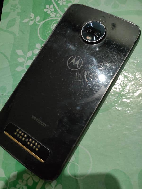 Moto z3 for sale, Read Description 1