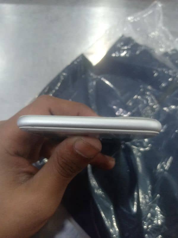 iphone 8 plus 256gb 10/9 condition urgent sale 3