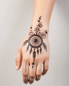 mehndi artist