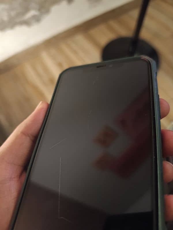 iphone 11 pro max 64gb PTA Approved 3