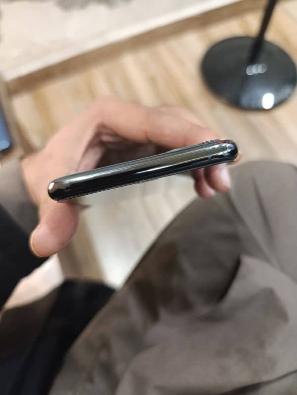 iphone 11 pro max 64gb PTA Approved 6