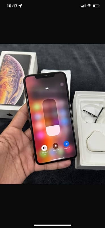 iphone xsmax 256gb pta approved gold color 6