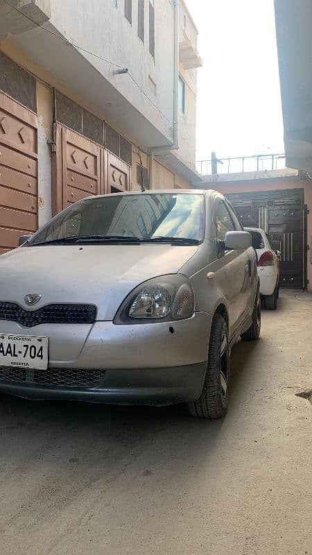 Toyota Vitz 2000 1