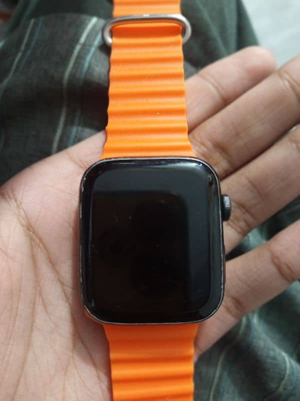 I8 pro max smart watch in used condition 1 scratch on screen 0