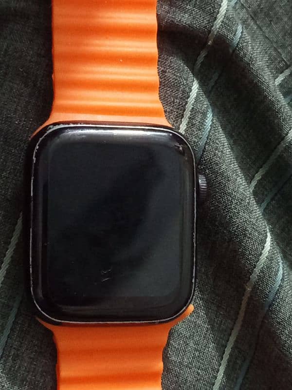 I8 pro max smart watch in used condition 1 scratch on screen 3