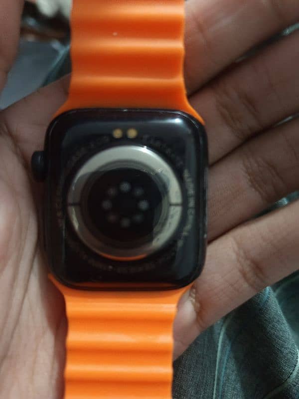 I8 pro max smart watch in used condition 1 scratch on screen 4