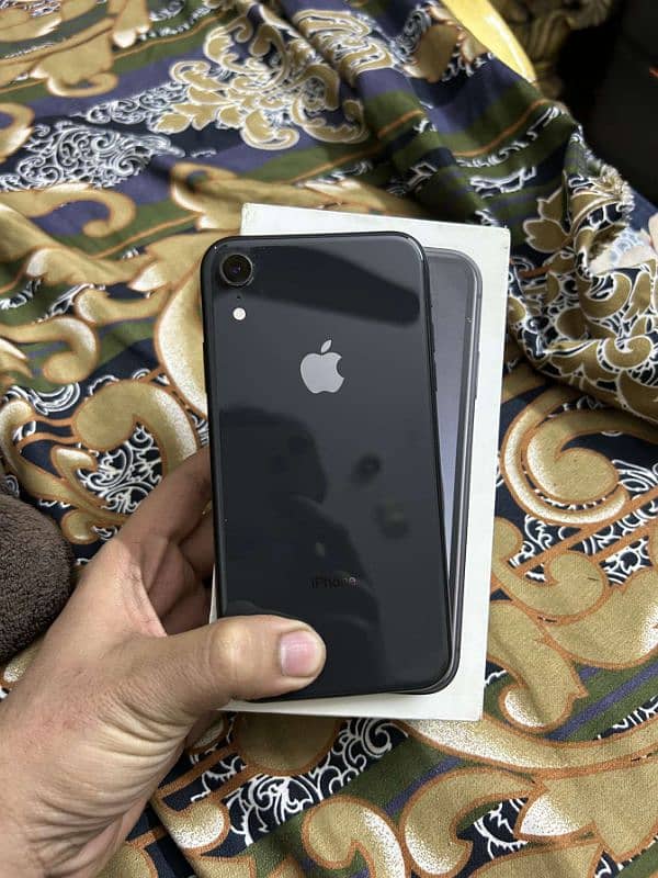 iphone xr Factory unlock 10/10 0