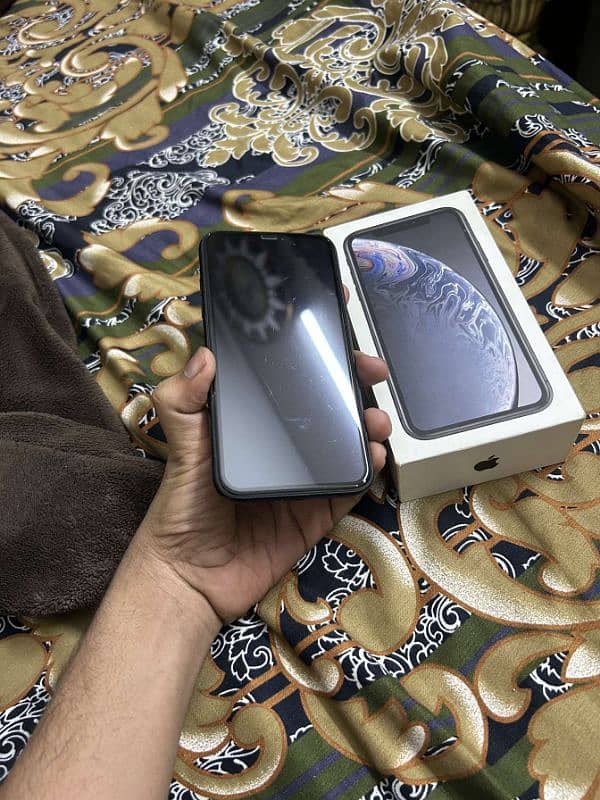 iphone xr Factory unlock 10/10 1